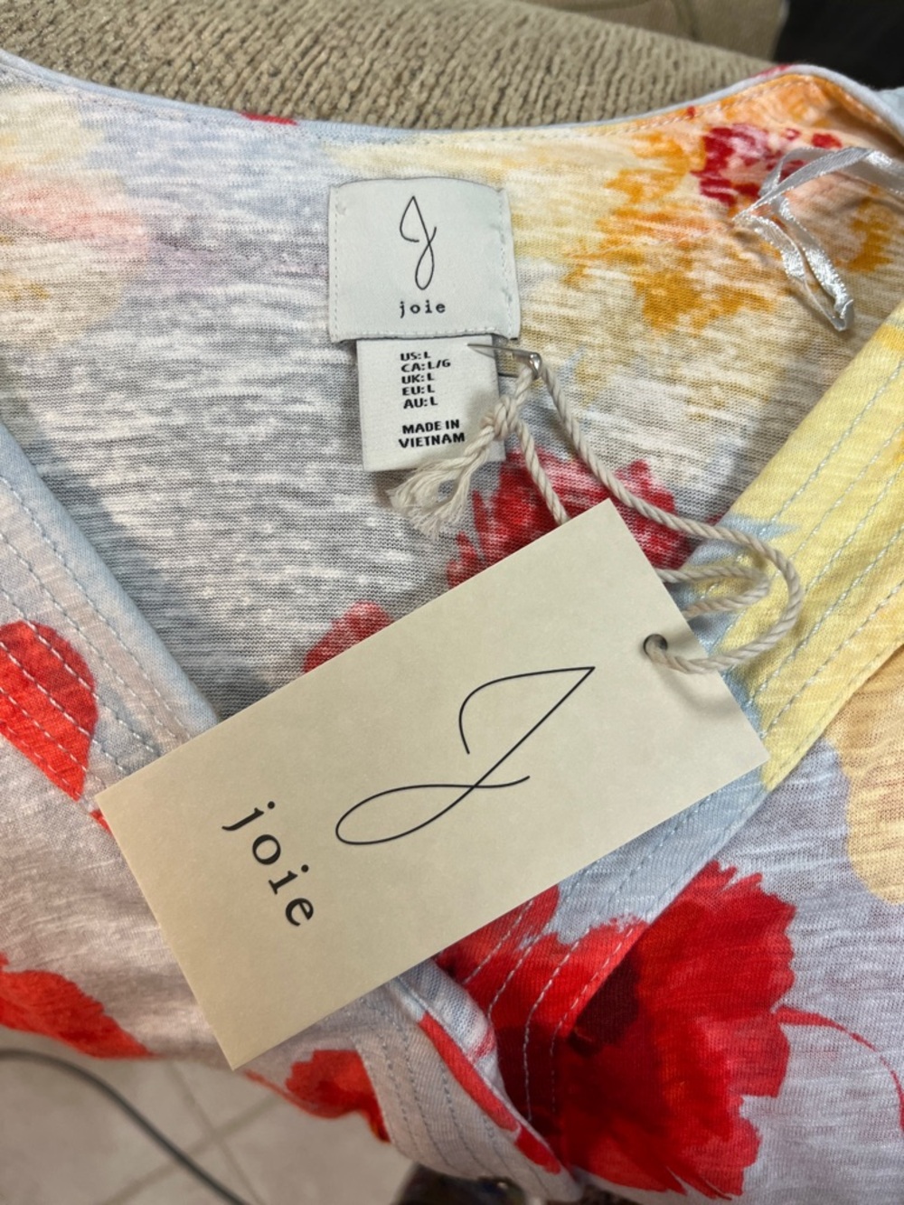 Joie Floral Button-Down Top in Red & Yellow on Light Gray. Nice Linen blend - Picture 2 of 6